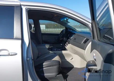 2021 Kia Sedona Ex z USA, uszkodzony, nr VIN KNDMB5C15M6672037